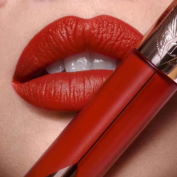 Charlotte Tilbury Airbrush Flawless Lip Blur (Various Shades)