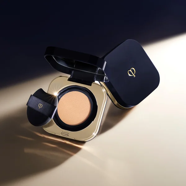 Clé De Peau Beauté Radiant Cushion Foundation Natural 28ml (Various Shades)