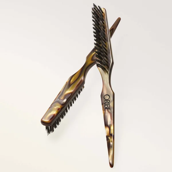 Oribe Resin Teasing Brush