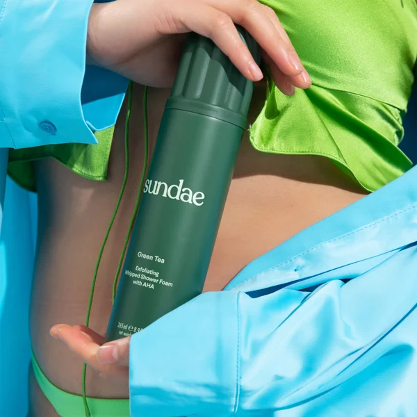 SUNDAE Body Green Tea Exfoliating Whipped Shower Foam With Kakadu Plum And Finger Lime 260ml