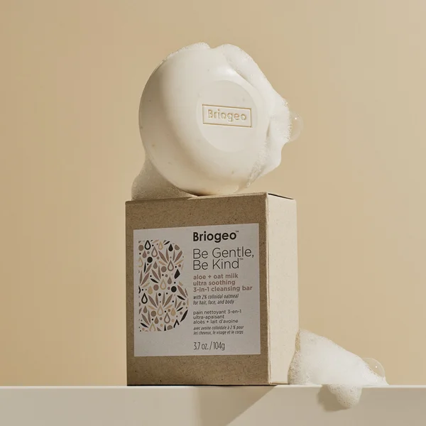 Briogeo Be Gentle Be Kind Aloe And Oat Milk Ultra Soothing 3-in-1 Cleansing Bar 104g