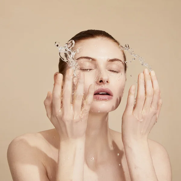 Clé De Peau Beauté Clarifying Cleansing Foam 125ml