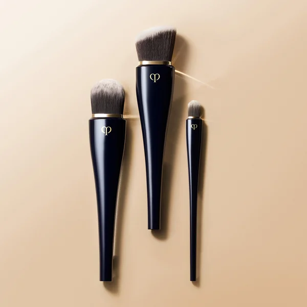 Clé De Peau Beauté Light Coverage Foundation Brush