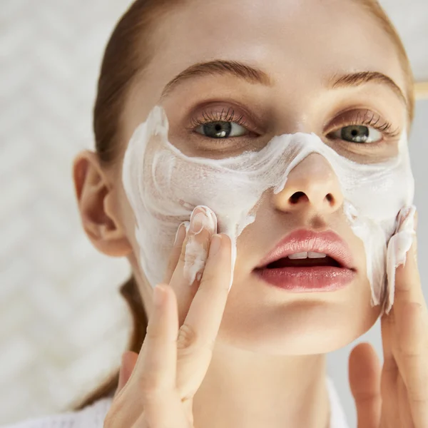 Clé De Peau Beauté Softening Cleansing Foam 125ml