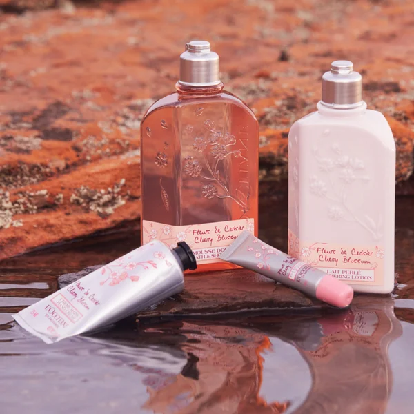 L'Occitane Cherry Blossom Shower Gel - 250ml