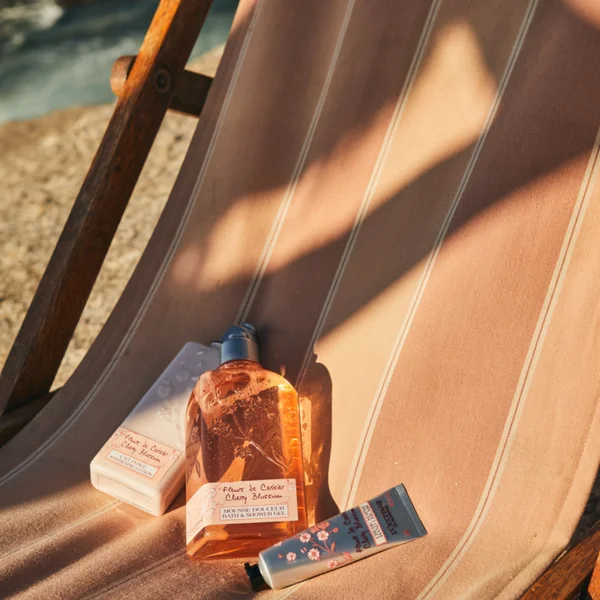 L'Occitane Cherry Blossom Shower Gel - 250ml