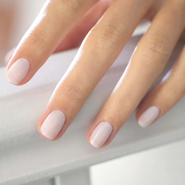 Manucurist Green Flash Varnish - Milky White