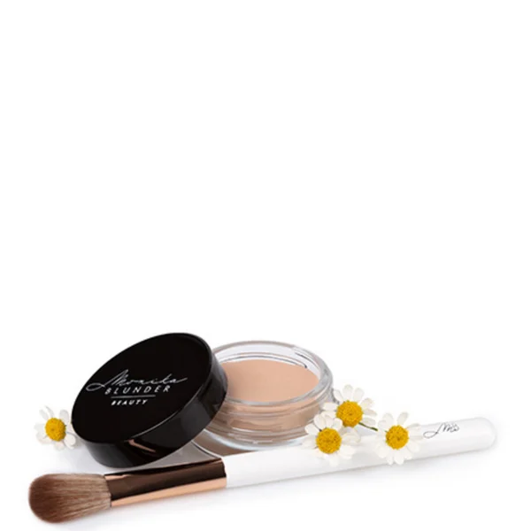 Monika Blunder Beauty Blunder Cover