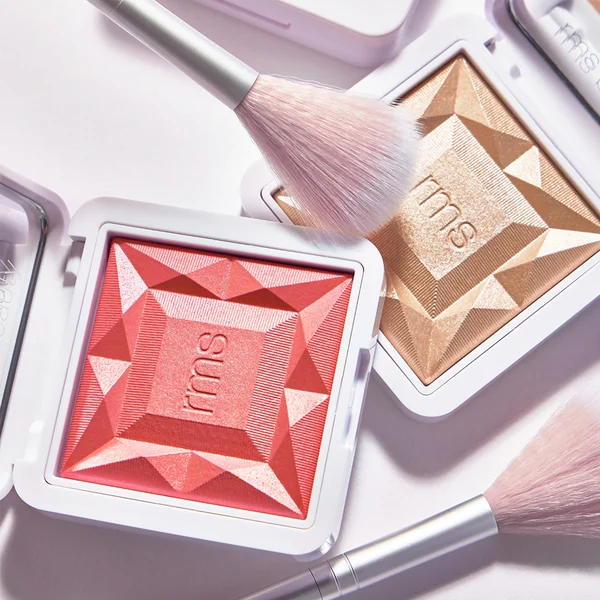 RMS Beauty Skin2Skin Fan Brush