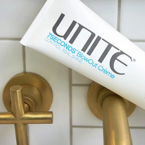 UNITE 7SECONDS Blowout Crème 207ml