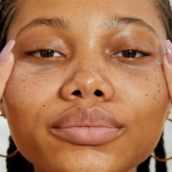 Fenty Skin Flash Nap Instant Revival Priming Eye Gel-Cream With Green Tea + Persian Silk Tree 15ml