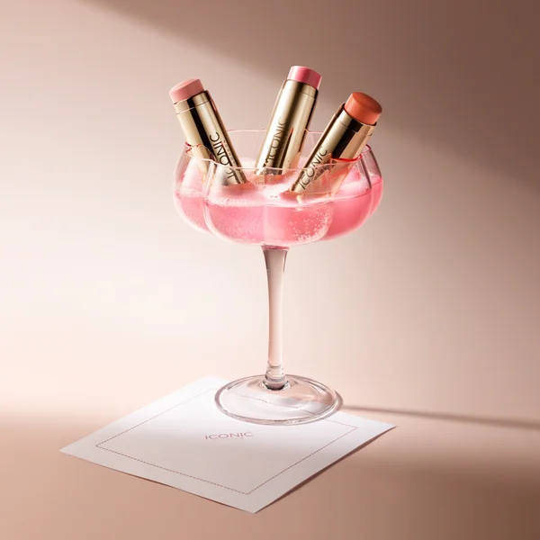 ICONIC London Blurring Blush Stick 6g (Various Shades)