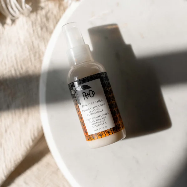 R+Co SUN CATCHER Power C Boosting Leave-In Conditioner 4.2 Fl. Oz