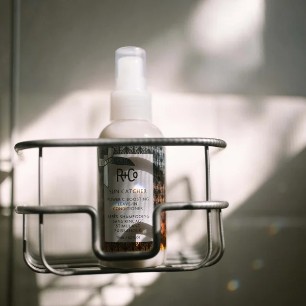 R+Co SUN CATCHER Power C Boosting Leave-In Conditioner 4.2 Fl. Oz