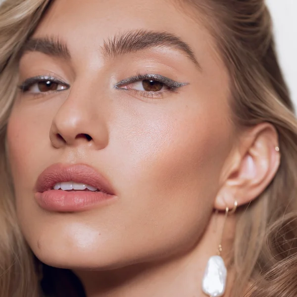 RÓEN Eyeline Define Shimmering Eyeliner 4g (Various Shades)