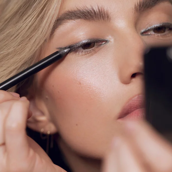 RÓEN Eyeline Define Shimmering Eyeliner 4g (Various Shades)